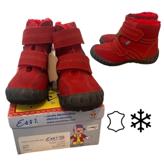 D0439-ESSI-727263-Červená